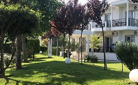 Maison Hotel